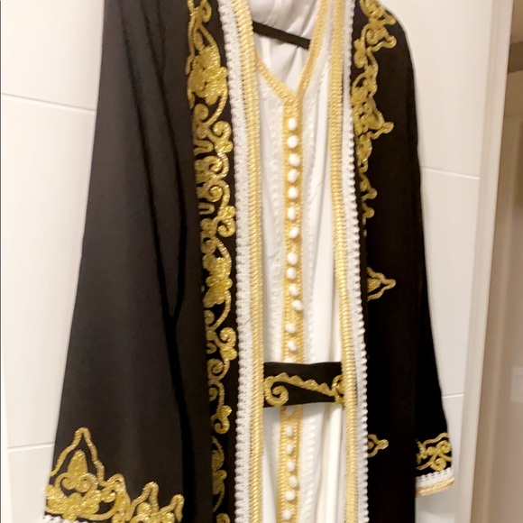 Gorgeous Abaya - Picture 2 of 2